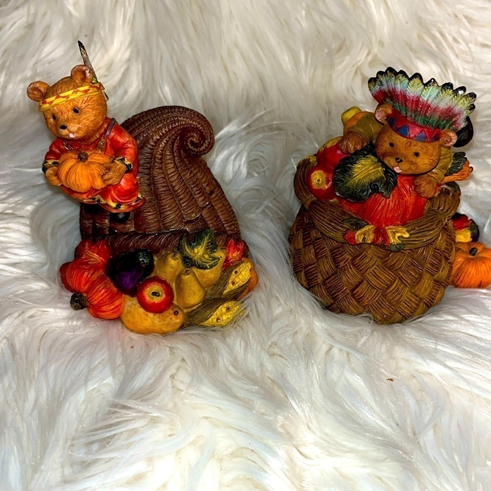 Vintage set of 2 HOMCO Thanksgiving trinket bear boxes.